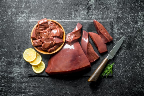 sliced-raw-liver-stone-board-plate
